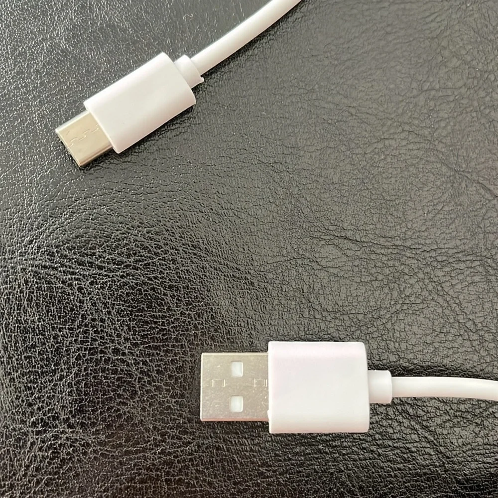 USB to USB-C cable - Picture 2 of 2
